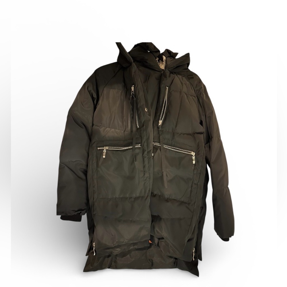 OROLAY Black Down Puffer Jacket with Zippered Pockets